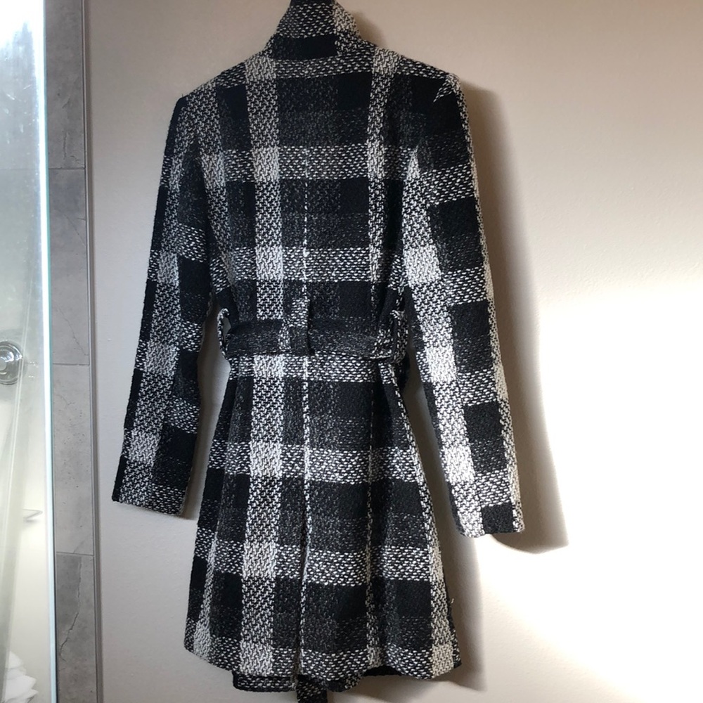 Mid length Coat - Picture 3 of 7